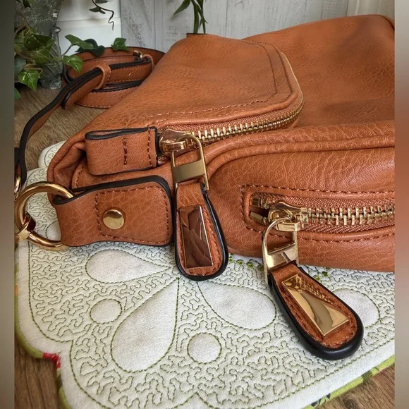 Moda Luxe Henri Tan Vegan Leather Fold Over Expandable Crossbody Bag - Picture 15 of 16